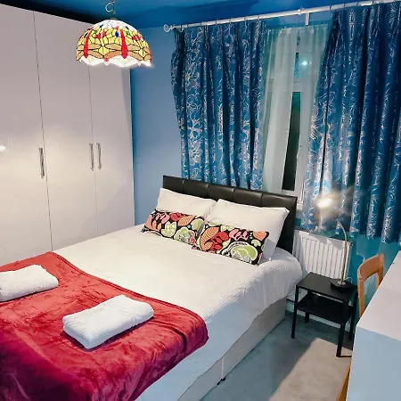 Luxury Double Blue Room